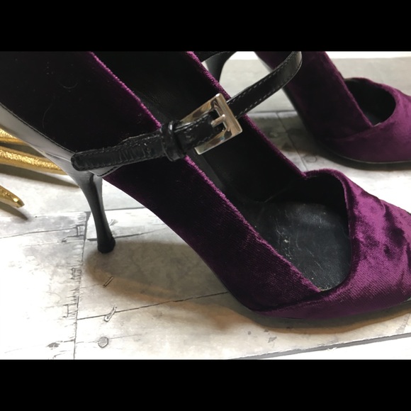 Gorgeous Prada Purple velvet Heels - Picture 6 of 8